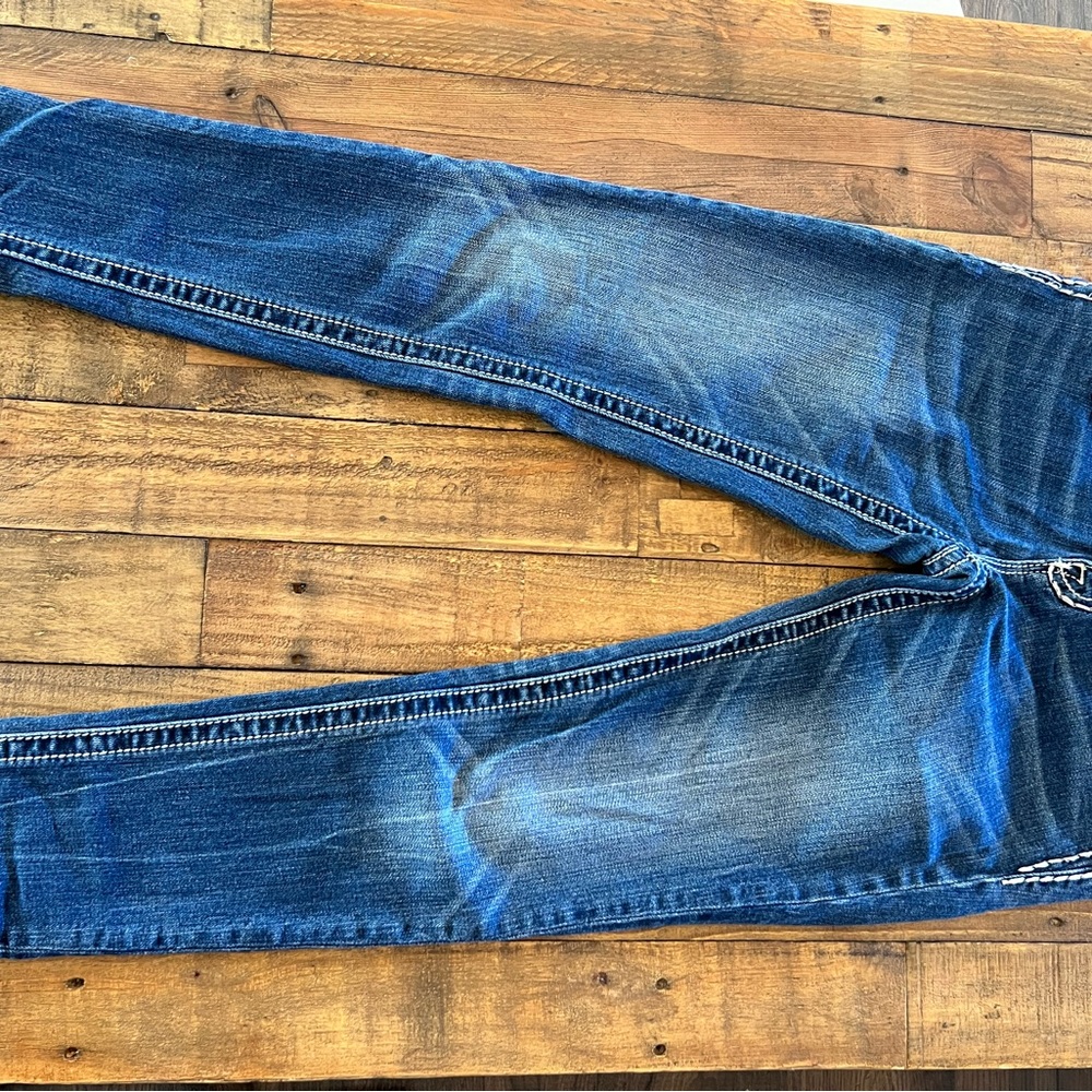 Miss Me signature skinny jeans. Excellent condition.